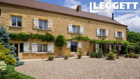 A25194TPK24 - This substantial old former watermill has been tastefully renovated to offer a large and comfortable 5-bedroom home, delightful views over the stunning millpond from the extra large windows. The gardens are a delight to wander in, a lar...