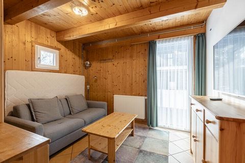 This chalet is located at a 4-star holiday park in Kreischberg, situated along the Mur river. In this charming wooden chalet, you will certainly feel at home during your holiday. There are wellness facilities such as a swimming pool, sauna and massag...