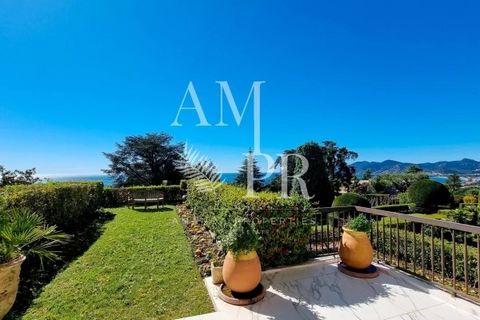 Amanda Properties is offering this superb south-facing VILLA APARTMENT of 166 M² Loi Carrez, fully renovated in 2023 by the renowned firm RH DESIGN, located in the most prestigious guard-gated residence of La Croix des Gardes with 3 hectares of parkl...