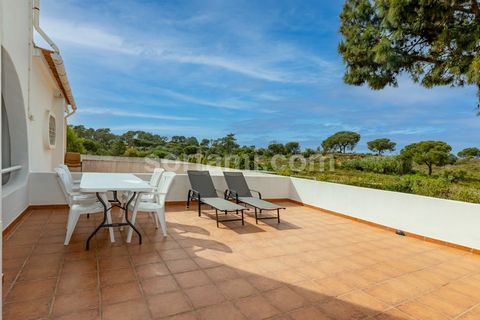 Two bedroom apartment for sale in Quarteira! Situated within a condominium with a swimming pool and pleasant green areas. This apartment comprises a kitchen, a living room, one bedroom, one bathroom, a balcony and a very pleasant private terrace with...