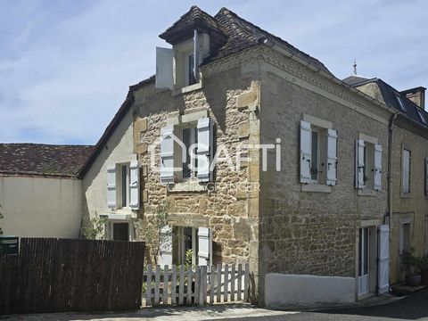 COUP DE COEUR ASSSURE pour cette jolie maison de village en pierre 100 m², 3 chambres + cour