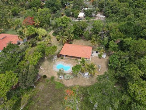 This beautiful 3 Bedroom Villa is only 70 meters from the edge of the ocean, and is approx. 20 km (12 miles) north of the town of Samana. It is located in a quiet, tropical setting with stunning views of the ocean. Watch the sunrise. Listen to the wa...