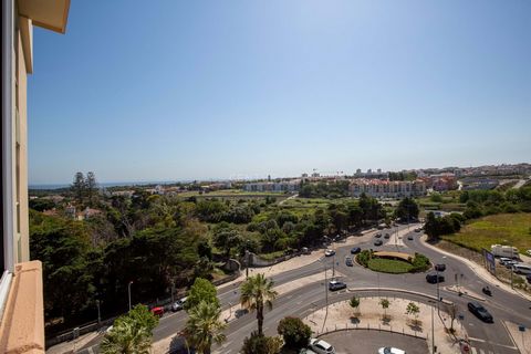 Découvrez cet appartement charmant avec vue sur la mer, situé au 6ème étage d'un immeuble avec deux ascenseurs, offrant une expérience résidentielle unique et confortable. Le bien a été entièrement rénové, offrant un environnement moderne et chaleure...