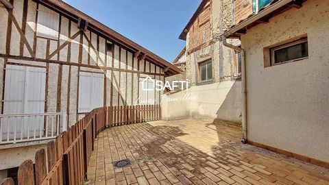 Cette charmante maison de village à rénover située à Daumazan-sur-Arize, bénéficie d'un cadre paisible et agréable, proche des commerces de proximité, du groupe scolaire, du marché hebdomadaire animé et des autres commodités. Le village est renommé p...