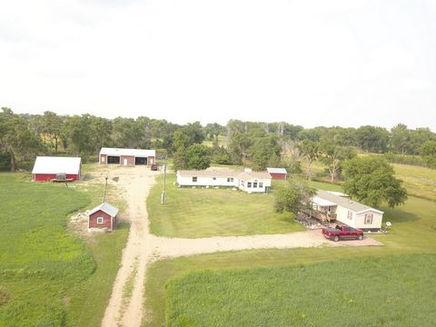 This amazing 8.59± acre property is in east-central South Dakota, the heartland of great hunting and fishing. The Silver Creek Headquarters offers so much more than a beautiful setting and wonderful recreational amenities. Improvements include 2 manu...