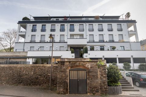 Die Residenz Mont Royal ist ein Neubau aus 2020 und wurde auf einem historischen Weinkeller auf höchstem Niveau errichtet und liegt in der zweiten Reihe zur schönen Mosel in Traben. Die 85qm große Wohnung befindet sich im Hochparterre, ist barrierefr...