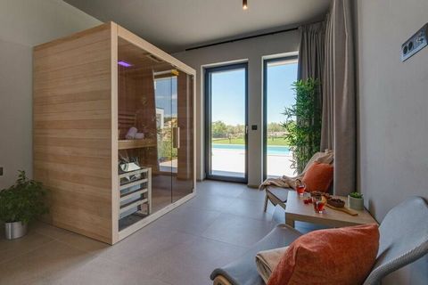 Een luxe villa met privéwellness en jacuzzi zal u verrassen met een spectaculair uitzicht op de Istrische Brijuni-eilanden.