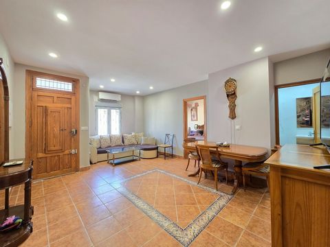 Opportunità unica a Xeresa! Vi presentiamo questa affascinante casa di seconda mano in vendita, situata nella pittoresca cittadina di Xeresa, Valencia. Questa proprietà, con una superficie costruita di 75 m² e una superficie abitabile di 70 m², è sit...