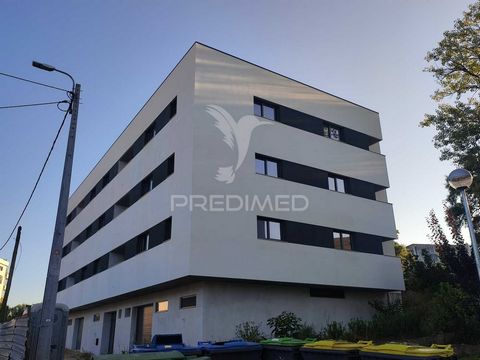 (Fração I) Edifício em construção em Pedroso, Vila Nova de Gaia.  Prédio em 4 andares No piso 0 encontram-se os lugares de estacionamento Cada andar tem 4 apartamentos. T2 com 2 casas de banho e um lugar de estacionamento. Dispõem ainda de: Bomba de ...