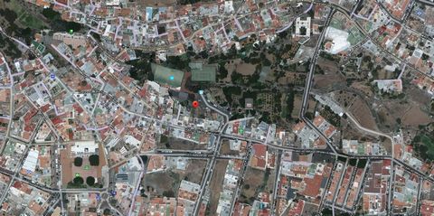 Urban plot of approximately 326 square meters for sale in the Old Town of Ingenio. The plot has a frontis of more than 20 meters, with road access and a parking area with little traffic. This plot has a lot of potential, since it can be built in a si...