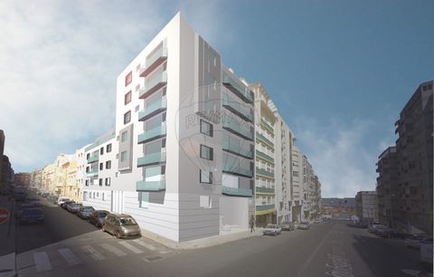 Immeuble à vendre avec un projet architectural approuvé par la Mairie pour la construction d’un immeuble résidentiel de 25 appartements de T0 à T3+1 Duplex sur un total de 4345 m2 de construction (2617,56m2 hors sol et 1728m2 sous terre), à Penha de ...