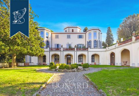 This luxurious 450-sqm flat, located in a historic villa on the outskirts of Florence, is now for sale. Set across two levels, it offers spacious, elegant interiors with 2 bedrooms, 3 bathrooms, and a charming loggia overlooking a private 1,000-sqm g...