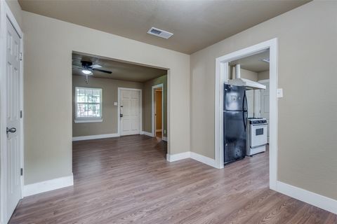 This beautiful 4 bedroom 2 bath home is located next to Wynnewood Village. $5,000 seller contribution towards buyers closing cost with a full price offer. This home has recently been remodeled and its move in ready. Home greets you with oversized car...