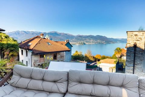 Huis te koop in Stresa op de eerste heuvel in het gehucht Vedasco. Het is gelegen in een residentiële context, een typisch dorp op de heuvels van Stresa. De woning is in uitstekende staat, aangezien het een paar jaar geleden gedeeltelijk is gerenovee...