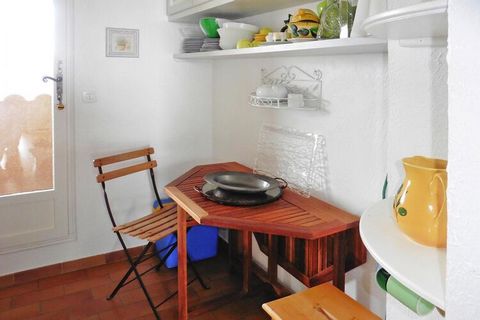 La terrasse de cette petite maison de vacances mitoyenne vous offre une vue de rêve sur la mer. Elle se trouve dans un petit complexe résidentiel surplombant Le Lavandou, au milieu des collines verdoyantes protégées de cette belle région côtière enco...