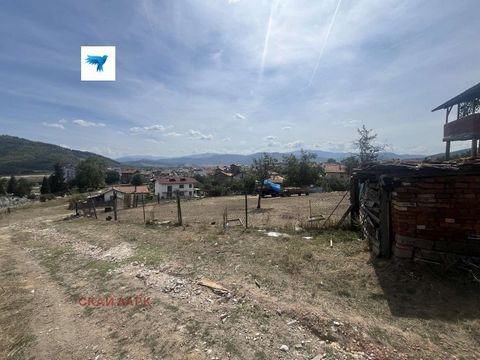 Se vende un terreno con una superficie de 890 m², situado en el barrio de Kamenitza, la localidad de Velingrad. La parcela está cerca de la carretera a Draginovo. En las inmediaciones hay una guardería, restaurantes y tiendas. La agencia ofrece en ve...