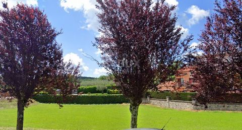 Location: Istarska županija, Vižinada, Vižinada. ISTRIA, VIŽINADA - Complesso di terreni edificabili e agricoli in centro Visinada è un villaggio situato nell'entroterra dell'Istria occidentale. La sua bellezza è evidenziata al meglio dal fatto che s...