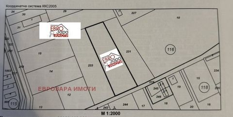 EuroZara Imoti presenta a su atención un terreno con una superficie de 4069 metros cuadrados, situado en la Zona Industrial Este de la ciudad. La zona en la que se encuentra tiene un gran desarrollo futuro esperado y está cerca de una zona residencia...