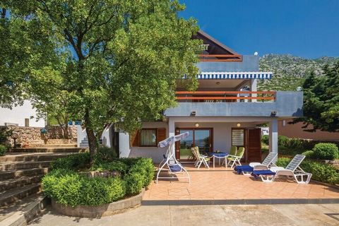 Apartments Paola are located in Cesarica - a small fishing village and resort in the municipality of Karlobag in Lika Senj County. It is located in a beautiful bay at the foot of Velebit in the channel of the same name. A spacious terrace with sunbed...