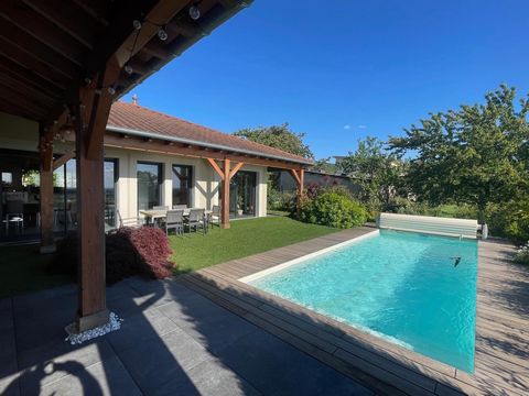 Maison contemporaine à Val Revermont