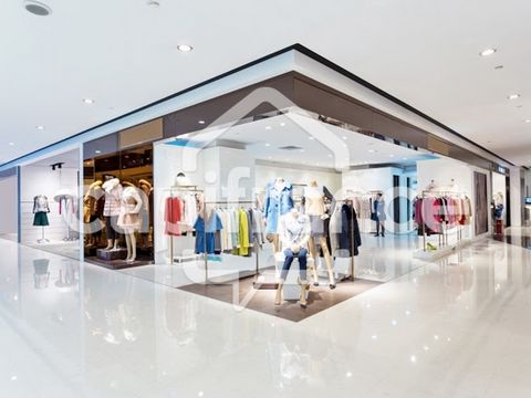 Local commercial 850m2 de 2021 à vendre proche de ANGERS (49) zone commerciale et artisanale