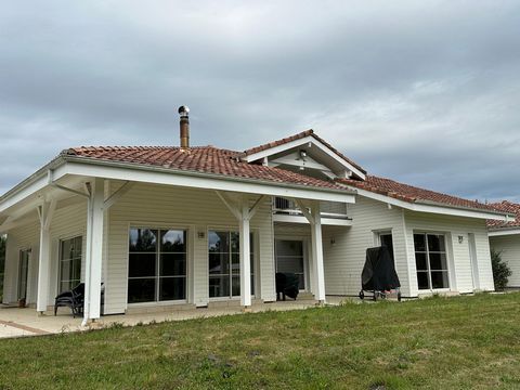 propriété de 225 m² contomporaine au milieu de la foret landaise