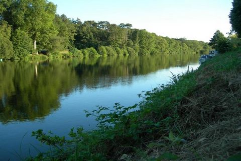 La Juquaise is a vast property in the heart of the Loire region. The main building is a magnificent monumental building dating from the 18th century. Your holiday home, located next door, has been tastefully renovated by the French owners, who have d...