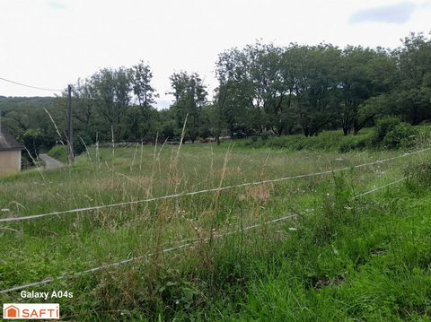 Terrain constructible de 1920m2 électricité eau et téléphone à proximité