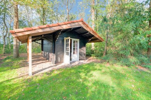 With 2 bedrooms and a private roofed terrace, this is a holiday home in Zorgvlied on a large woodland. You can start your mornings on the terrace with a hot cup of coffee. The holiday home is suitable for a small family or 2 couples, but not more tha...