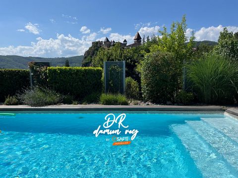 Villa 231m², 5 chambres, 3 SdD, 3 WC, piscine chauffée, garage 3 véhicules