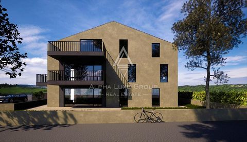 Dit moderne appartement ligt op slechts een paar stappen van prachtige stranden en alle essentiële voorzieningen. Het bevindt zich op de tweede verdieping van een hoogwaardige nieuwbouwresidentie die naar verwachting begin 2026 wordt opgeleverd. De r...