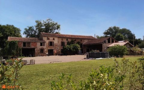Corps de ferme refait à neuf au pied de Cordes