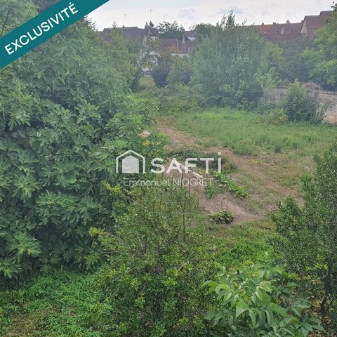 Magnifique terrain constructible de 730 m² au coeur de village