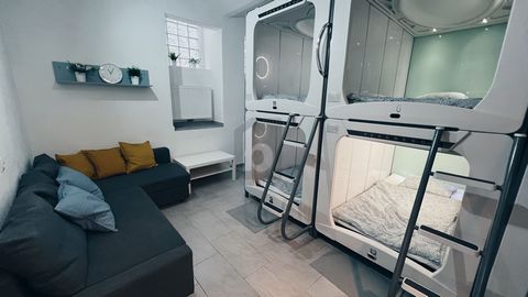 Ontdek dit unieke appartementenpakket, bestaande uit twee charmante appartementen van 30 vierkante meter in een historisch oud pand. Elk appartement heeft een eigen toegang tot de straat en belooft een ongeëvenaard comfort. Ze zijn ideaal voor kortet...