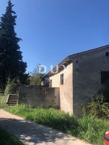 Location: Istarska županija, Pićan, Pićan. ISTRIA, PIĆAN - A spacious property of 2.2 ha with a beautiful view of Učka Pićan is a centuries-old Istrian town-city with a rich material and cultural heritage. It is a place on a hill from which there is ...