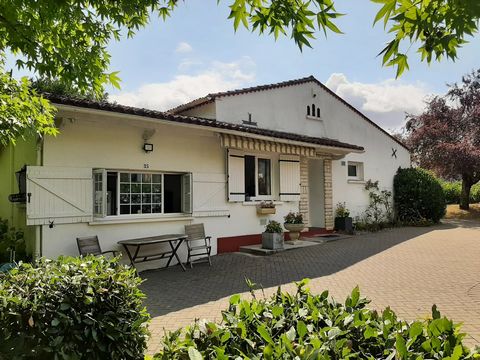 EXCLUSIVE TO BEAUX VILLAGES ! Situated in the village of Saint-Romain, just a short distance from the beautiful village of Aubeterre-sur-Dronne is this 2-bedroom bungalow with truly extensive views across the Charente countryside. In addition to the ...