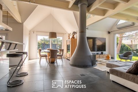 Located in the charming town of Saint-Melaine-sur-Aubance, this house reveals approximately 167 m2 of living space. Ideally located, close to the vineyards of Aubance and easily accessible from Angers, it benefits from a beautiful light and offers a ...